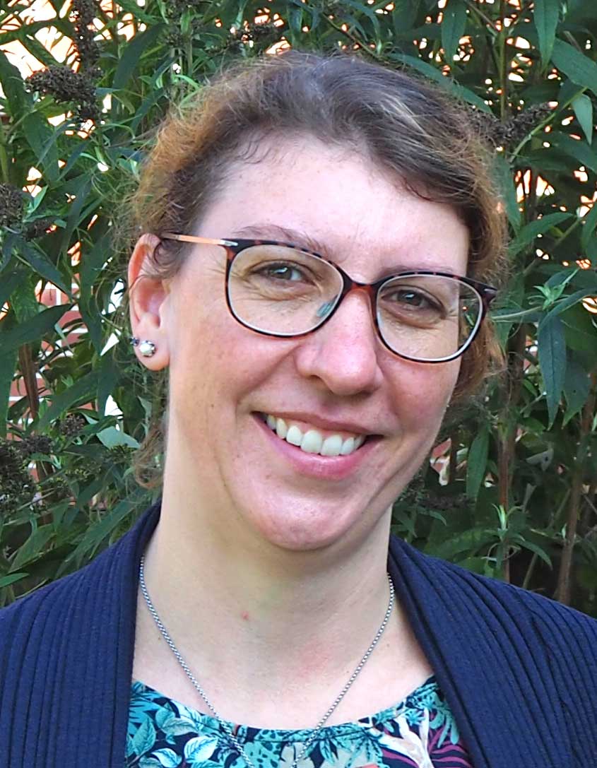 Frau Nadine Volkmann
