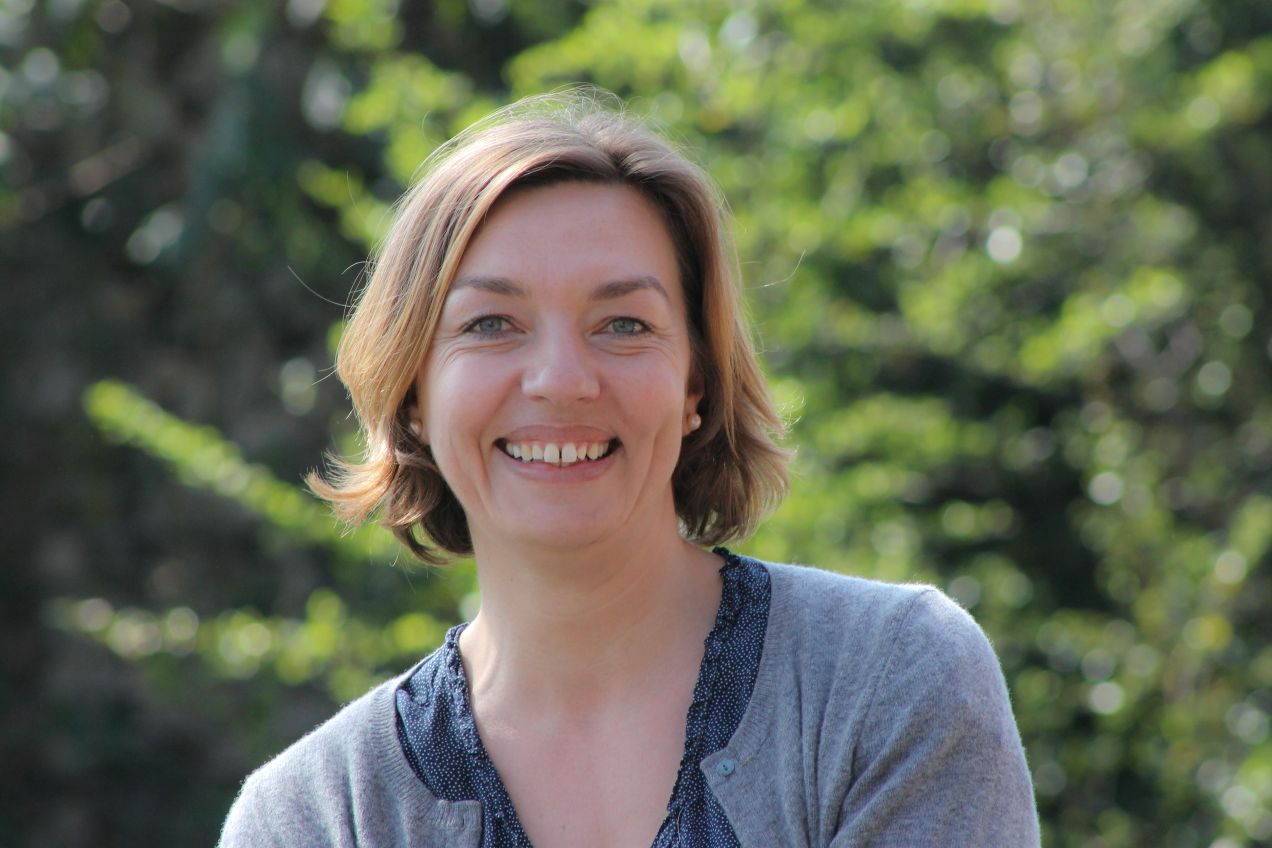 Frau Isa Groth